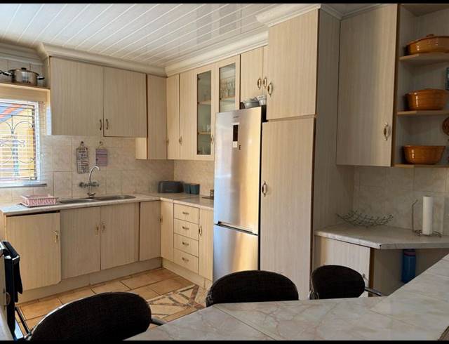 4 BEDROOM HOUSE FOR SALE IN CHANTELLE